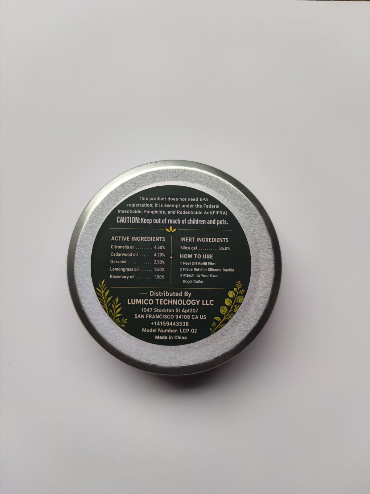 Flea and Tick Prevention Pendant for Dogs with 2 Pendants and 6 Refills Z431815